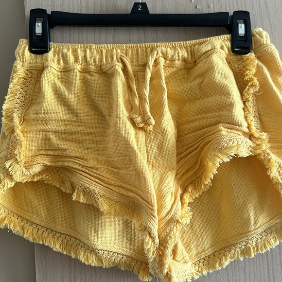 BAN JARA shorts. Pair yellow and red. - Picture 2 of 5
